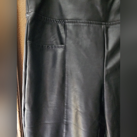 Badgley Mischka 4-way stretch faux leather pants - Picture 3 of 7